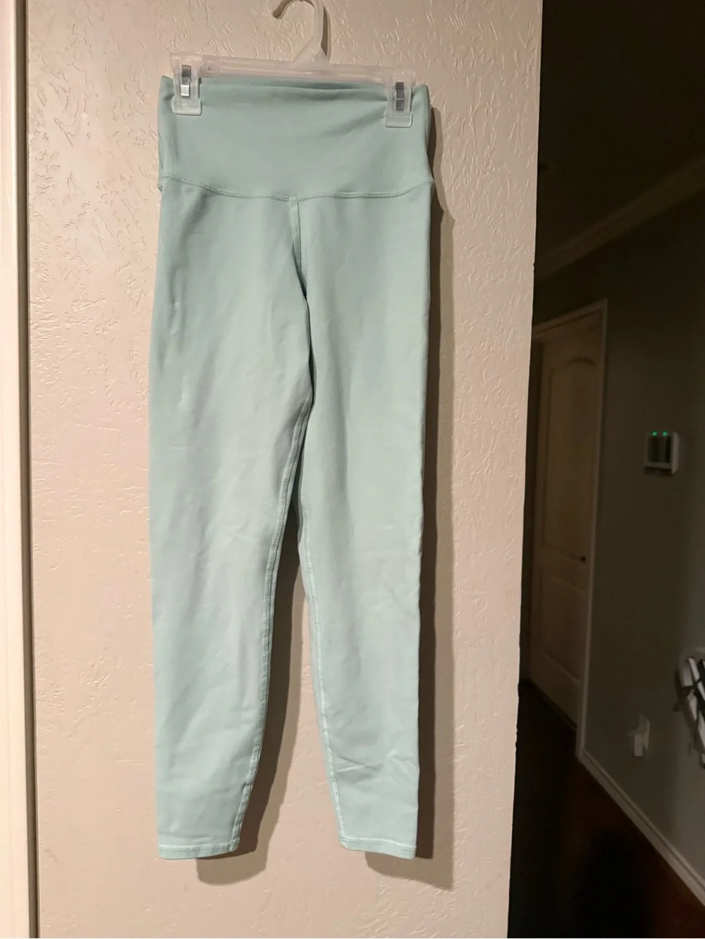 Alo yoga size XS airbrush High-Waist Mint green Leggings